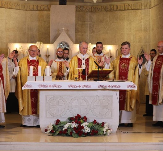 Nadbiskup Kutleša predvodio misno slavlje prigodom proslave Dana državnosti